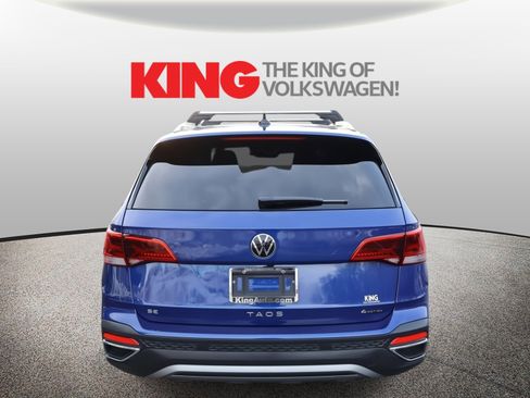 Certified 2022 Volkswagen Taos SE image 4