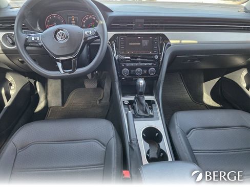 Used 2021 Volkswagen Passat 2.0T SE image 27