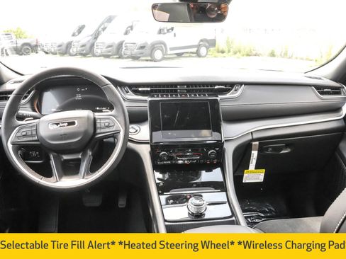 New 2025 Jeep Grand Cherokee Altitude image 16