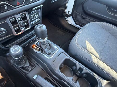 Used 2025 Jeep Wrangler Sahara 4xe image 30