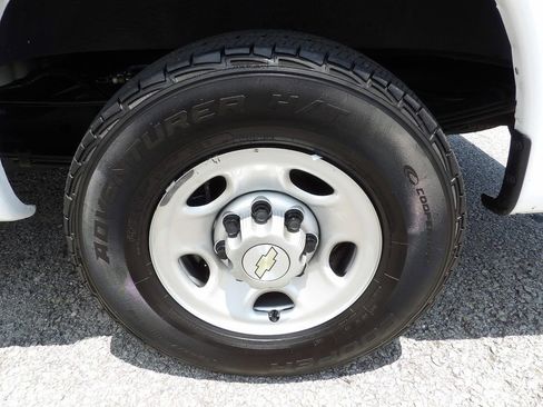 Used 2021 Chevrolet Express 2500 image 46