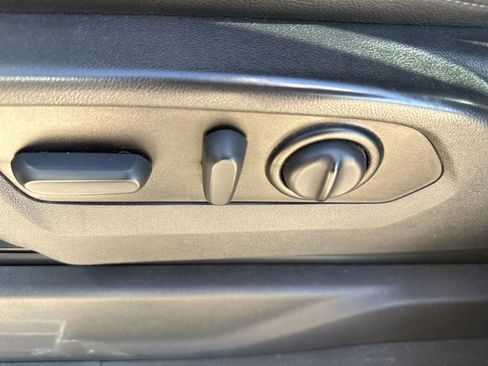 Used 2022 Chevrolet Silverado 1500 LTZ image 5