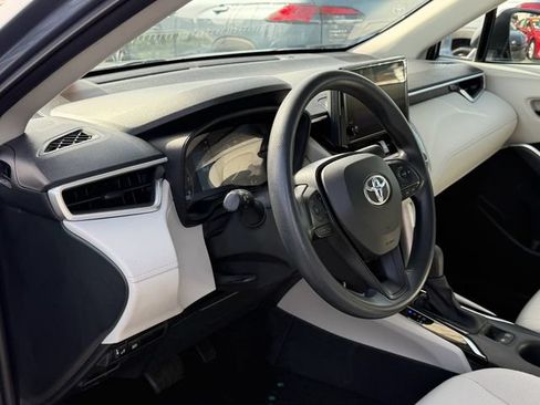 Used 2023 Toyota Corolla Cross L FWD image 12