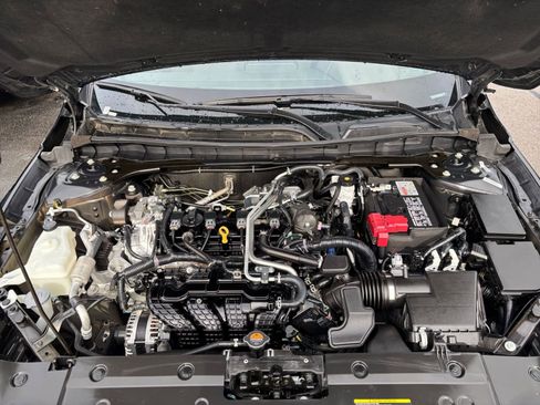 Used 2025 Nissan Altima 2.5 SV FWD image 35
