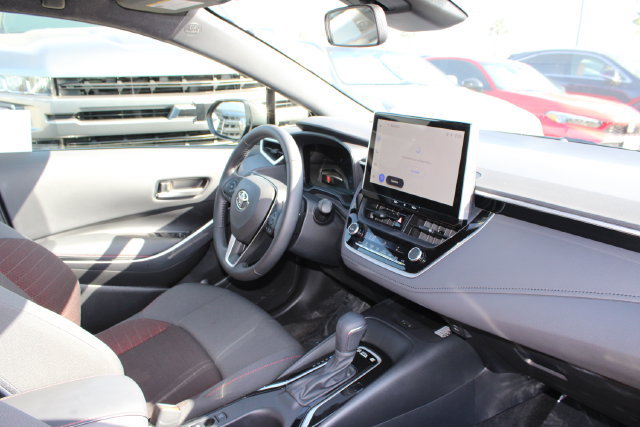Used 2025 Toyota Corolla SE w/ SE Premium Package FWD image 5