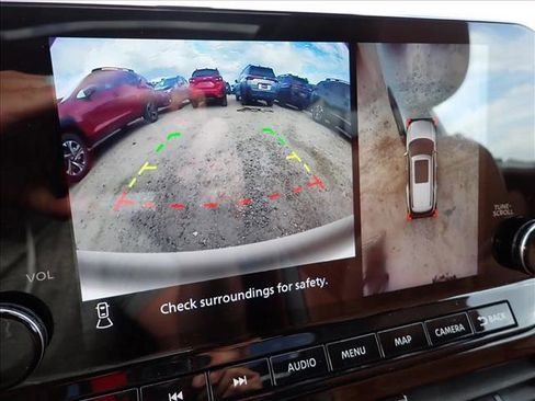 Used 2023 Nissan Pathfinder Platinum AWD/4WD image 25