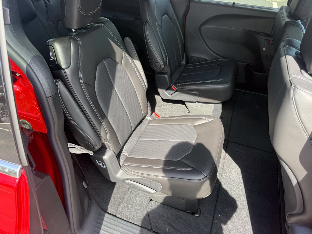 New 2027 Chrysler Pacifica Select w/ Family Tech Group FWD image 55
