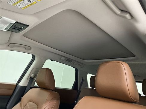 Used 2024 Nissan Pathfinder Platinum w/ Black Appearance Package image 24