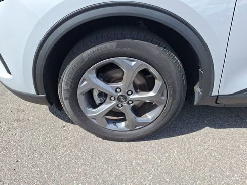 Certified 2025 Ford Escape ST-Line w/ Equipment Group 301A image 9