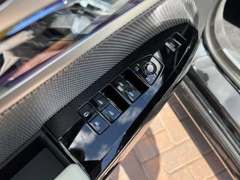Certified 2025 BMW 740i RWD image 15