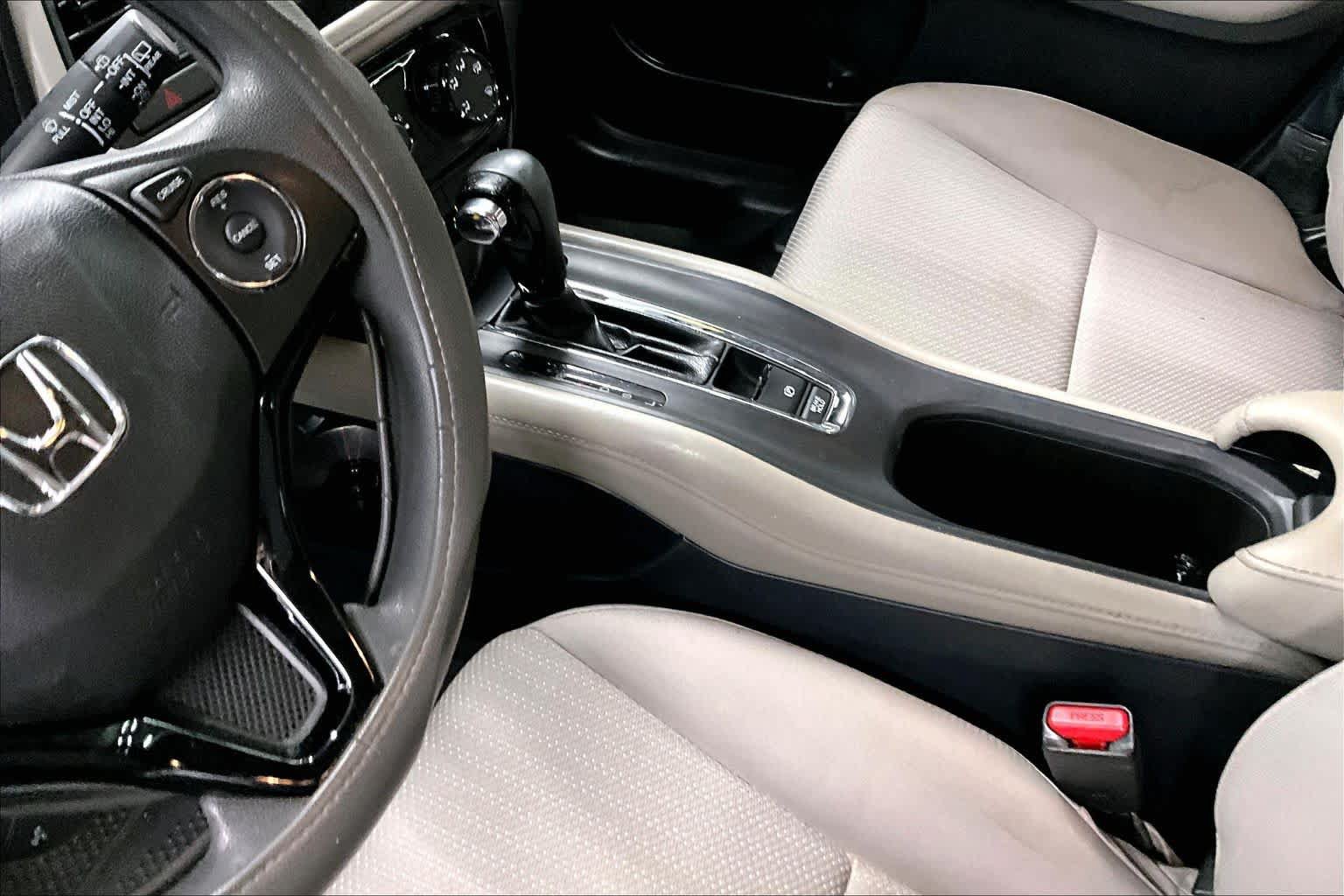 Used 2017 Honda HR-V LX image 16