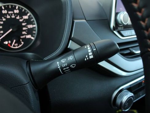 Used 2025 Nissan Altima 2.5 SR image 13