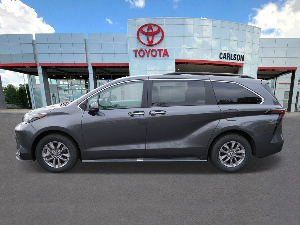 Certified 2025 Toyota Sienna XLE FWD image 7