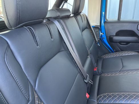 Used 2023 Jeep Wrangler Unlimited Sahara image 46