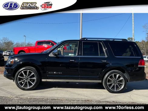 Used 2017 Lincoln Navigator Reserve AWD/4WD image 4