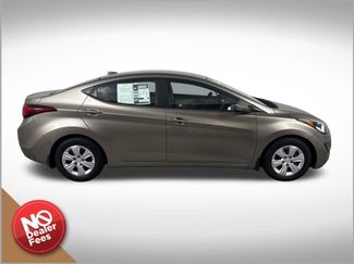 Used 2016 Hyundai Elantra SE FWD video 2