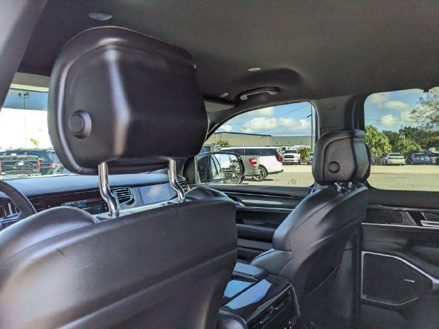 Used 2023 Jeep Wagoneer 4WD w/ Convenience Group I image 19