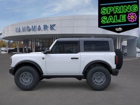 New 2025 Ford Bronco Badlands image 4