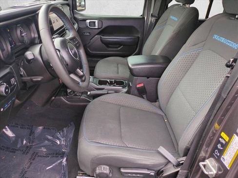 Used 2024 Jeep Wrangler Unlimited Rubicon 4xe AWD/4WD image 15