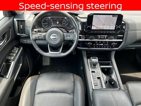 Used 2024 Nissan Pathfinder SL FWD image 27