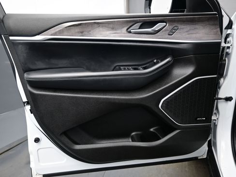 Used 2022 Jeep Grand Cherokee L Limited image 9