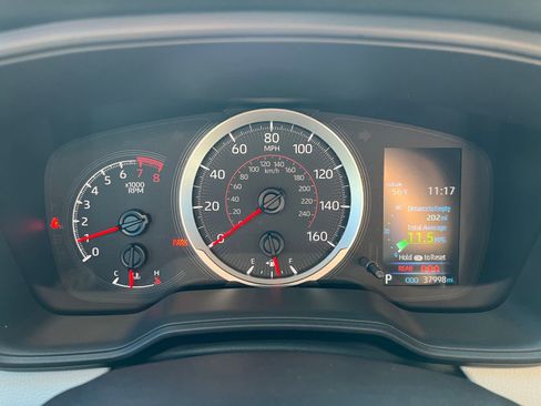 Used 2022 Toyota Corolla SE image 29