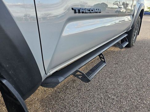 Used 2021 Toyota Tacoma TRD Off-Road image 3