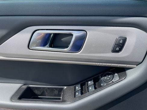 New 2026 Ford Explorer Active RWD image 19