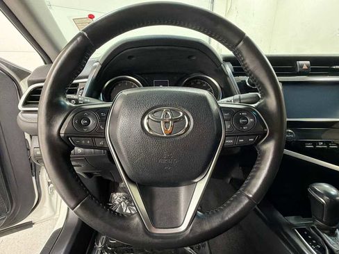 Used 2018 Toyota Camry SE FWD image 16