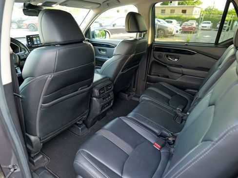 Used 2025 Honda Pilot EX-L image 27