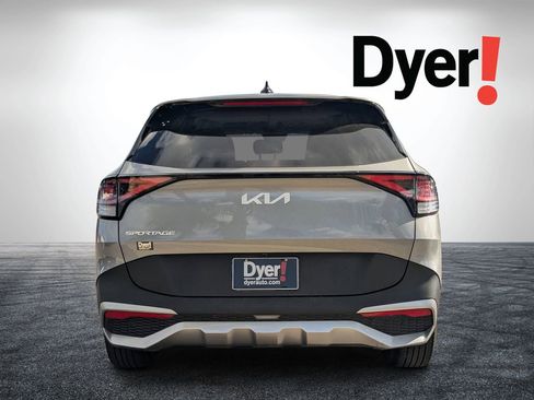 Used 2024 Kia Sportage LX image 6