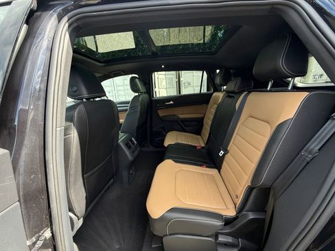 Used 2023 Volkswagen Atlas Cross Sport SEL Premium R-Line AWD/4WD image 23