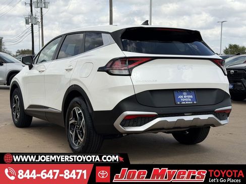 Used 2025 Kia Sportage LX image 7