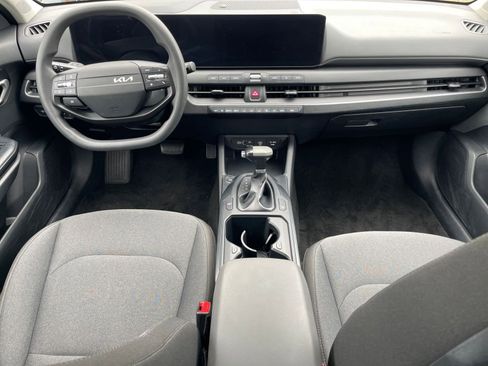 Used 2025 Kia K4 LXS image 40