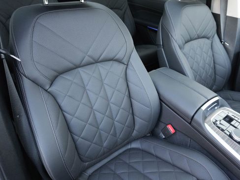 Certified 2025 BMW X7 xDrive40i image 12