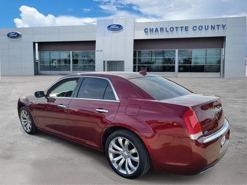 Used 2019 Chrysler 300 Limited RWD image 3