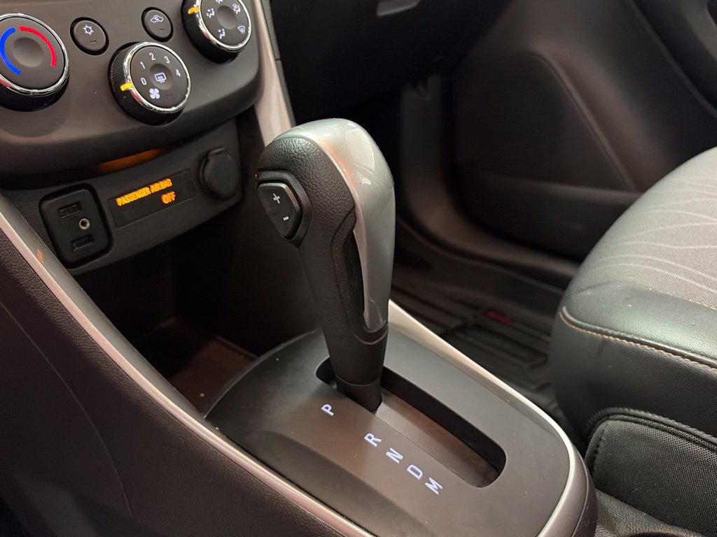 Used 2019 Chevrolet Trax LT w/ LT Convenience Package FWD image 22