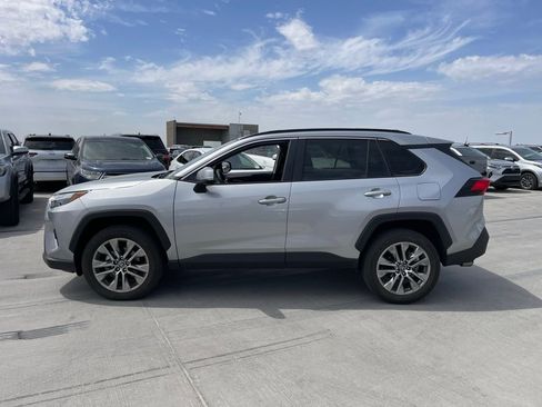 Used 2023 Toyota RAV4 XLE Premium image 5