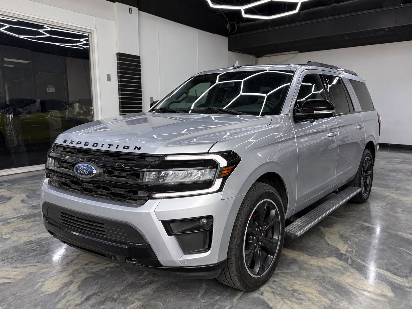 Used 2024 Ford Expedition Max Limited AWD/4WD image 1