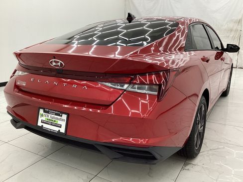 Used 2022 Hyundai Elantra SEL FWD image 9