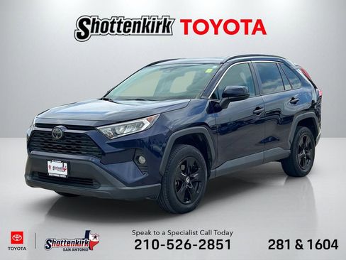 Used 2020 Toyota RAV4 XLE AWD/4WD image 1