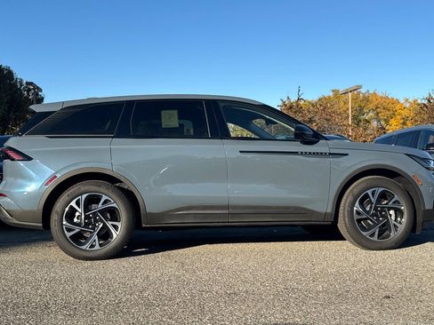 New 2026 Lincoln Nautilus Premier w/ Jet Appearance Package image 4