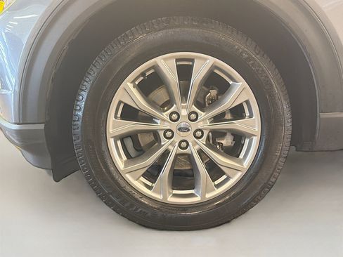 Used 2021 Ford Explorer Limited w/ Equipment Group 301A image 11