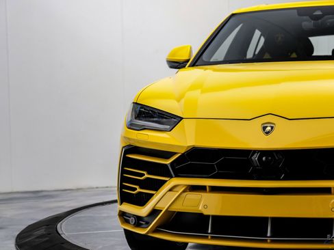 Used 2021 Lamborghini Urus AWD/4WD image 30