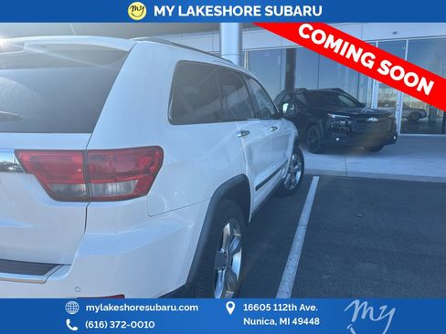 Used 2011 Jeep Grand Cherokee Overland AWD/4WD image 7