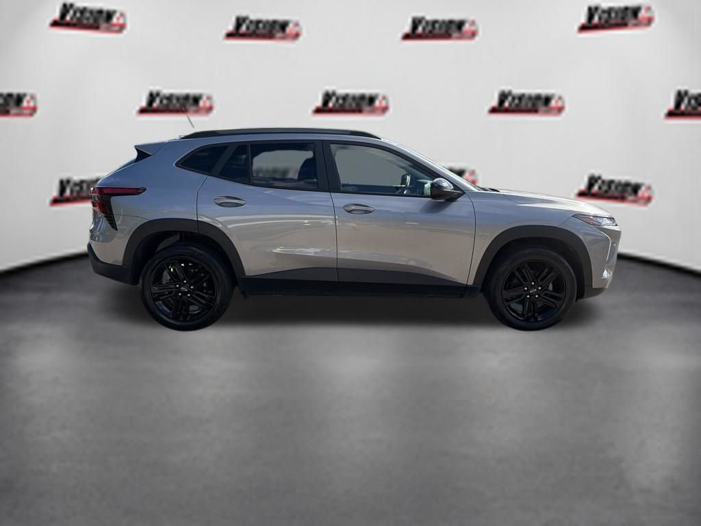 Used 2024 Chevrolet Trax ACTIV w/ Driver Confidence Package FWD image 4