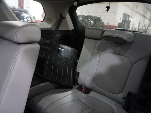 Used 2024 Honda Pilot Elite image 16