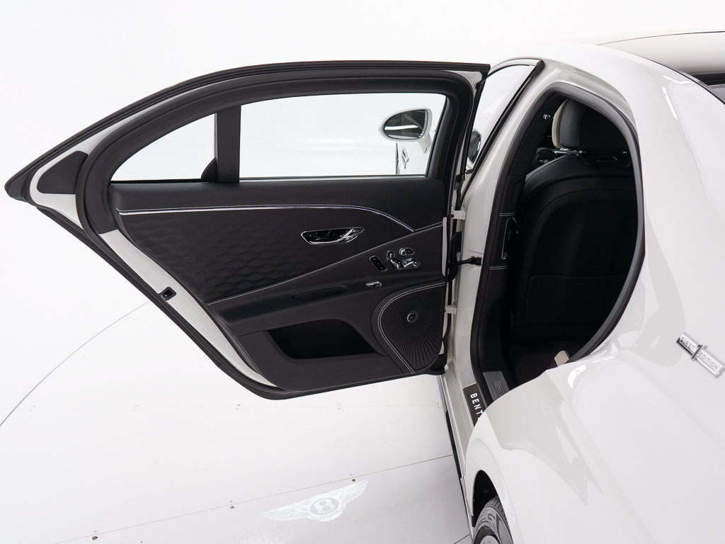 Used 2025 Bentley Flying Spur Plug-In Hybrid AWD/4WD image 21