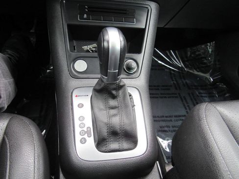 Used 2015 Volkswagen Tiguan SEL AWD/4WD image 9