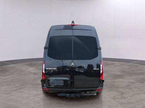 Used 2024 Mercedes-Benz Sprinter 2500 image 6